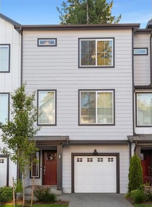 Foto del edificio - Newer Construction 3-Bedroom Home with Smart Features, Tandem Garage & Community Amenities