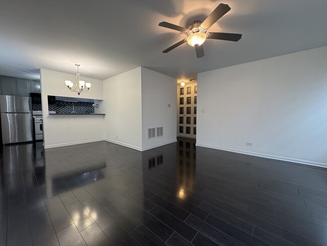 Foto del edificio - 485 Sidney Ave