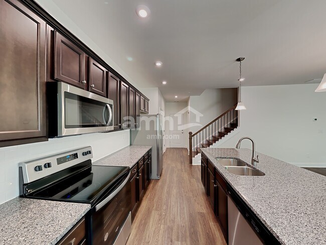 Foto del edificio - 416 Tributary Ln