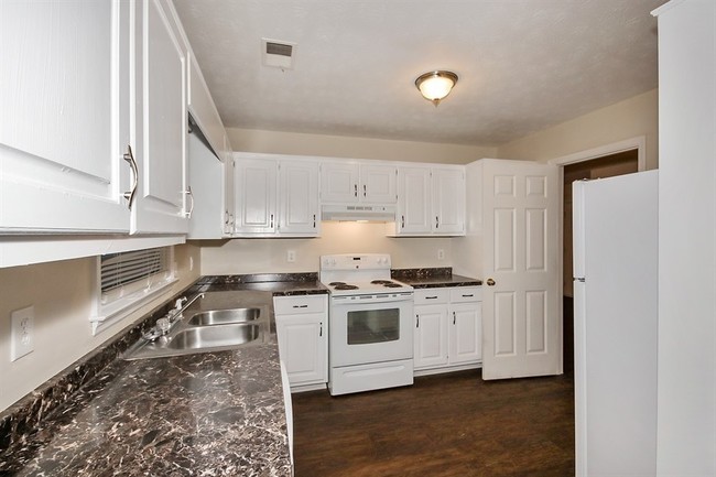 Building Photo - 230 Graystone Dr