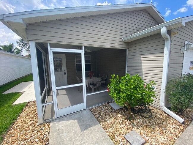 Building Photo - Beautiful 2 + 2 Villa, Mostly Furnished AN...