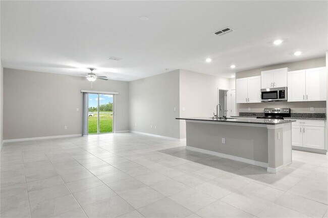 Foto del edificio - 15523 Peace River Pl