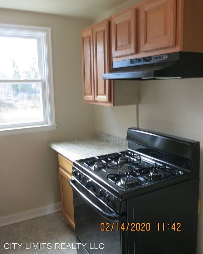 Building Photo - 3 br, 1 bath House - 1415 CALDER ST