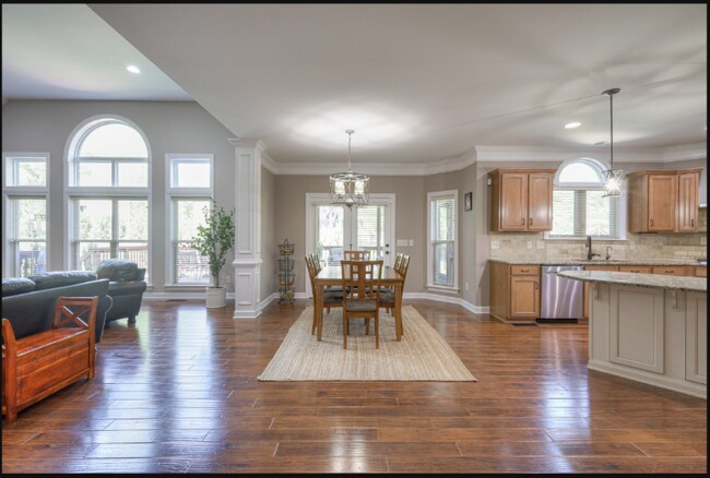 Building Photo - 442 Victorian Park Cir
