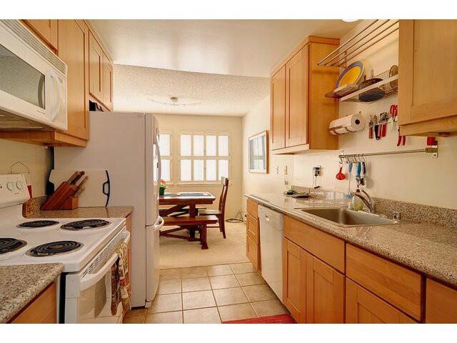 Foto del edificio - 150 W Edith Ave