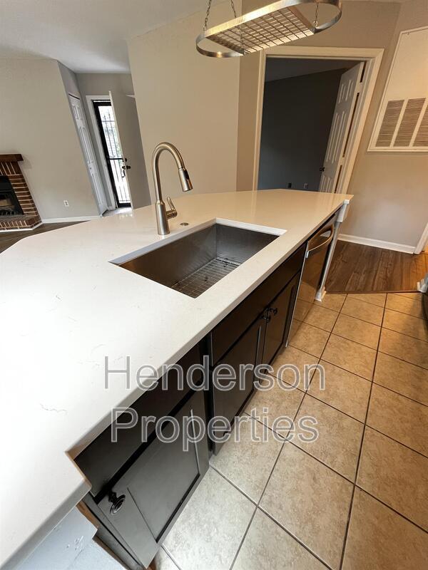 Building Photo - 8071 Cedar Glen Dr