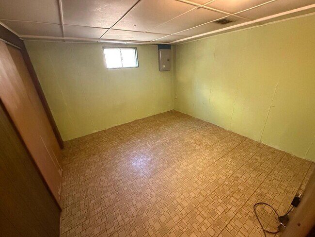 Foto del edificio - Spacious 3-Bed, 2-Bath Home for Rent in St...