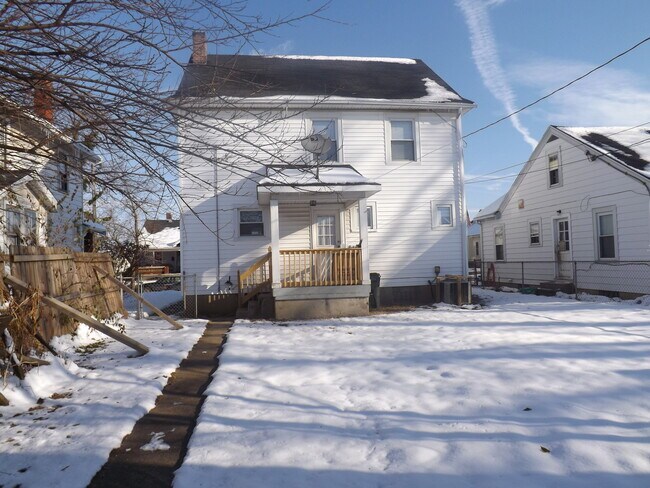 Building Photo - 1327 Vanderveer 3BR/1BA (East Hamilton)