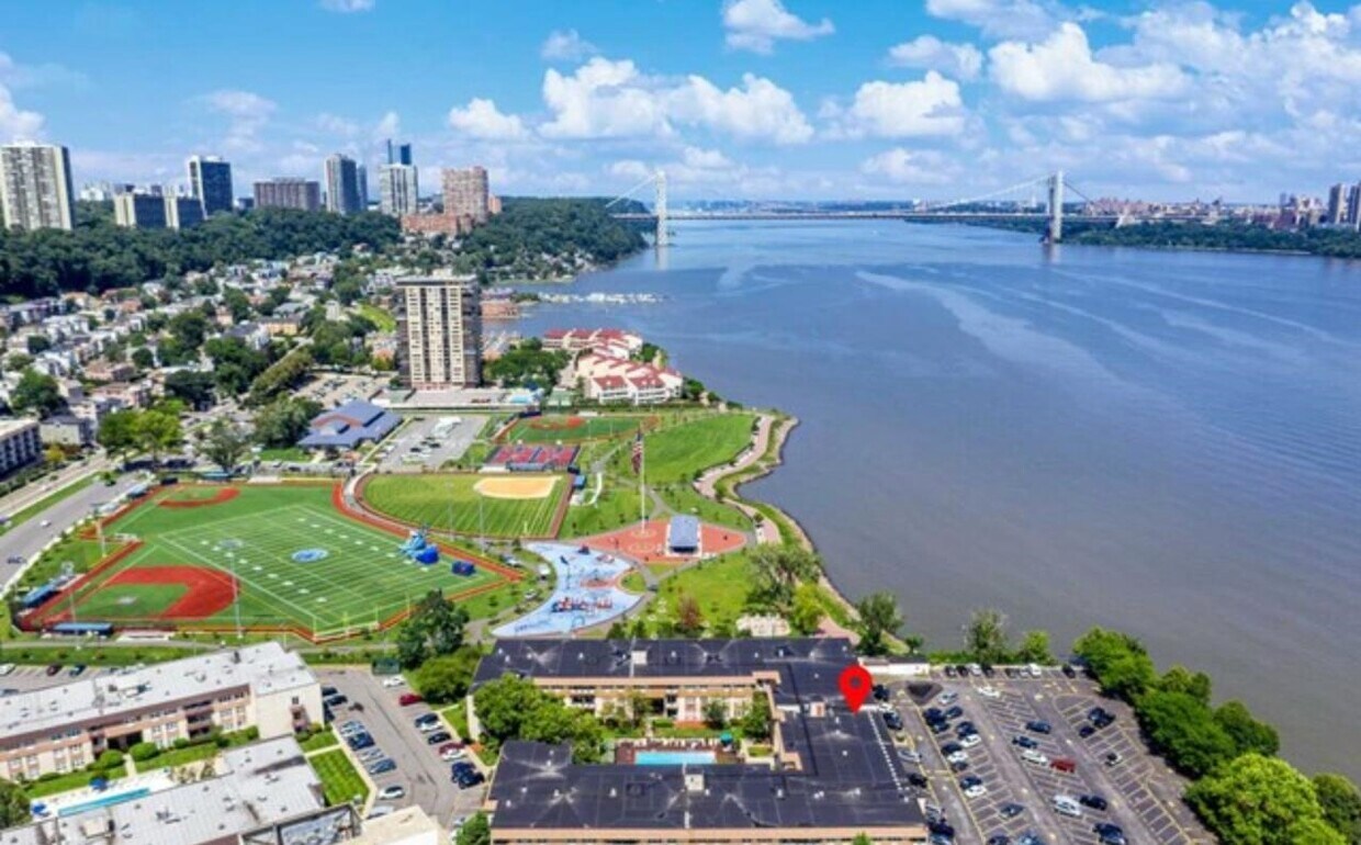 Foto principal - 1111 River Rd