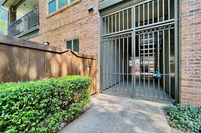 Foto del edificio - 6303 Richmond Ave