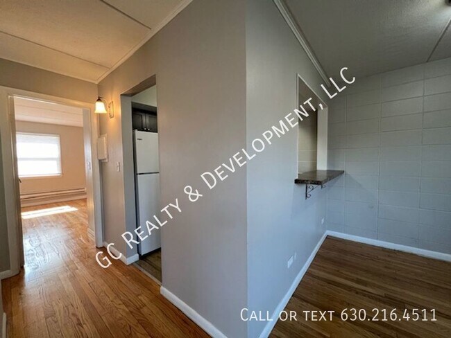 Building Photo - ***CRYSTAL LAKE 1ST FLOOR UNIT / 2 BDRM - ...