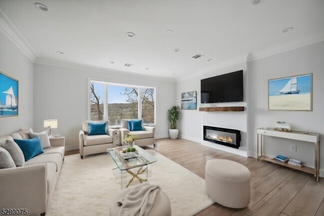 Foto del edificio - 2 Sachem Rd