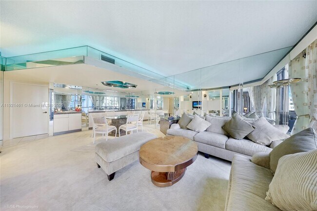 Foto del edificio - 520 Brickell Key Dr