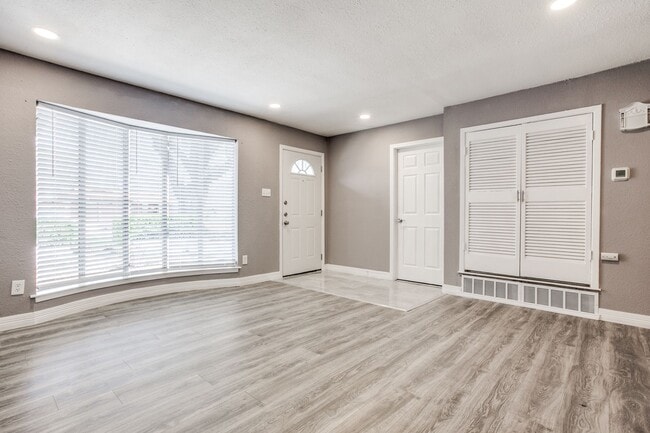 Foto del edificio - Stunning 3BD/2BA Arlington Home in Prime L...