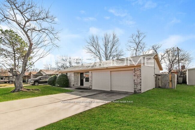 Building Photo - 1704 Continental Drive