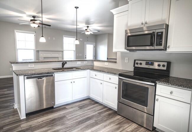 Building Photo - 4382 Overlook Dr