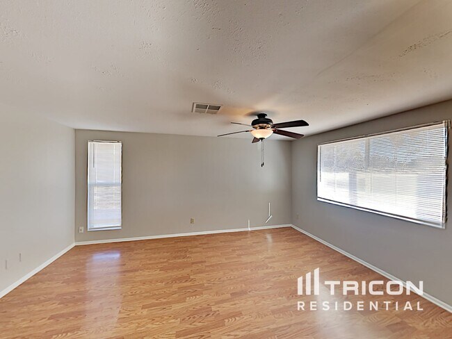 Foto del edificio - 2308 N Arrowhead Dr