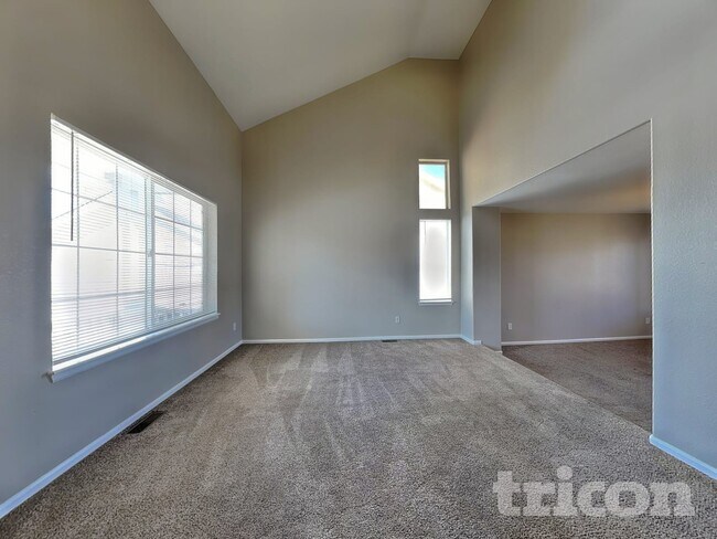 Foto del edificio - 5924 S Ukraine St