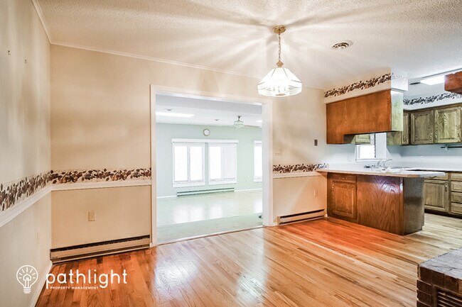 Building Photo - 204 West Oak Street, Nixa, MO, 65714