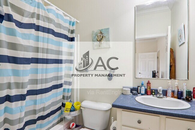 Foto del edificio - 50 Smith Lake Rd