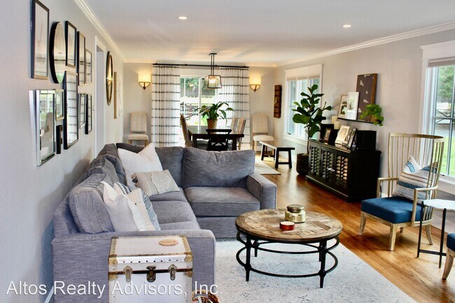 Foto del edificio - 4 br, 3.5 bath House - 10 Los Alamos Court