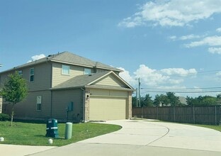 Building Photo - 14001 Prasky Trl