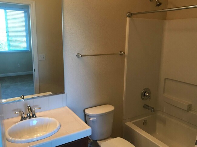 Foto del edificio - Cute Town-home in Truckee River Town-homes Subdivision