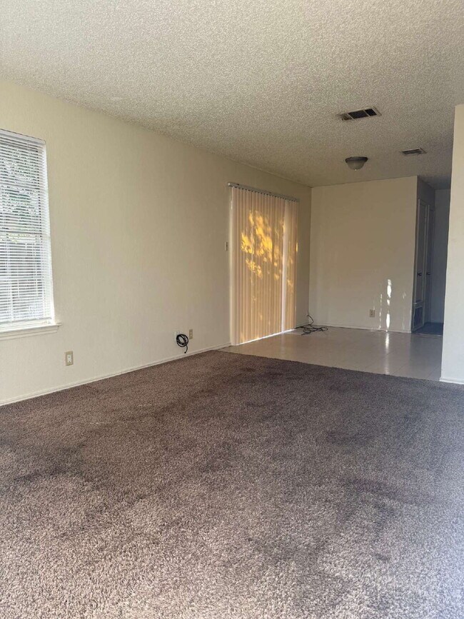 Foto del edificio - 5219 Meadow Rise St