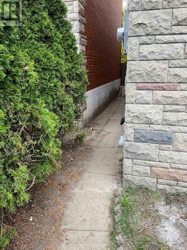 Photo du bâtiment - 98 Frontenac Ave