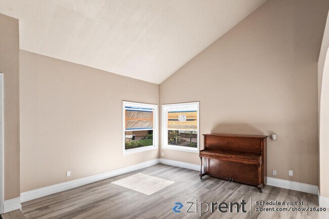 Building Photo - 1231 Medley Dr