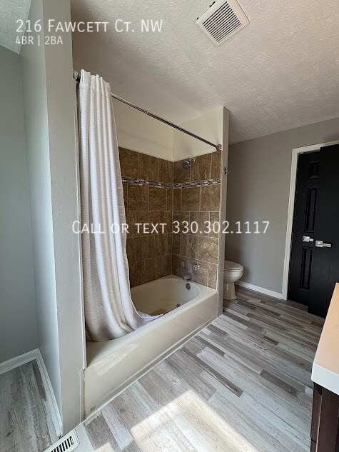 Foto del edificio - 216 Fawcett Ct NW