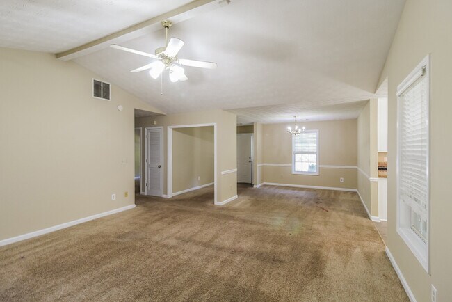 Foto del edificio - 65 Oak Ridge Ct