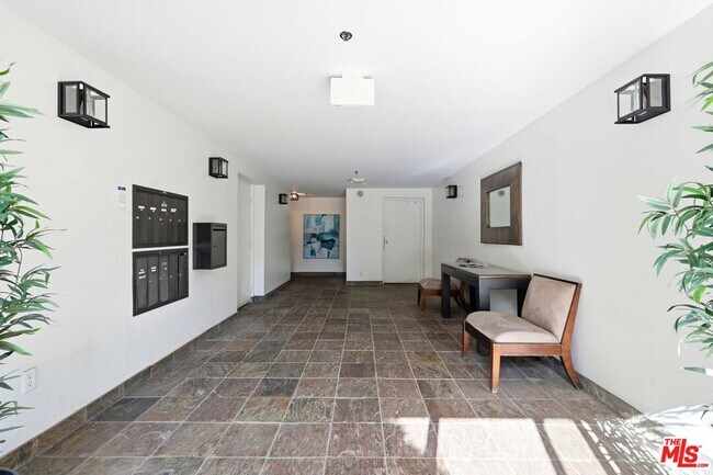 Foto del edificio - 1842 Greenfield Ave