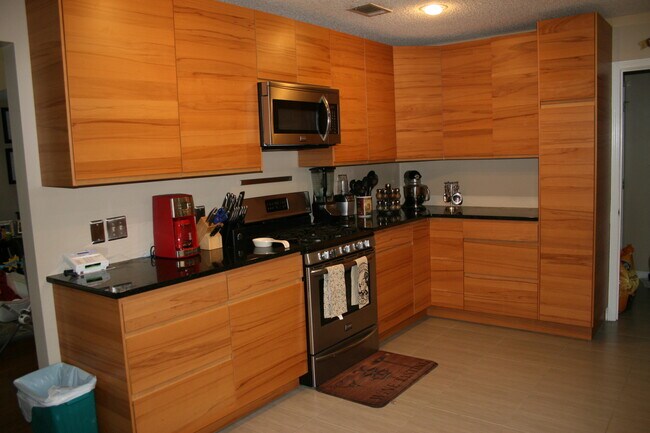Foto del edificio - 4475 Parkwood Square