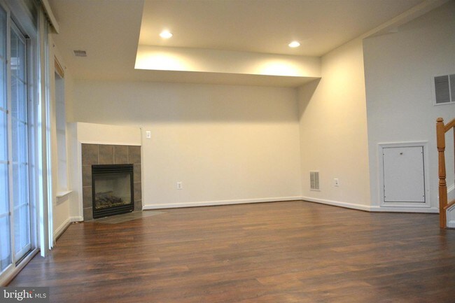 Building Photo - 7555 Grey Goose Way