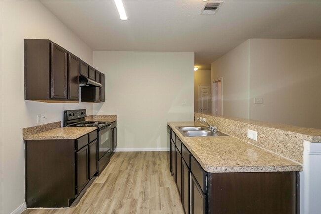 Building Photo - 6222 Brenwood Cir