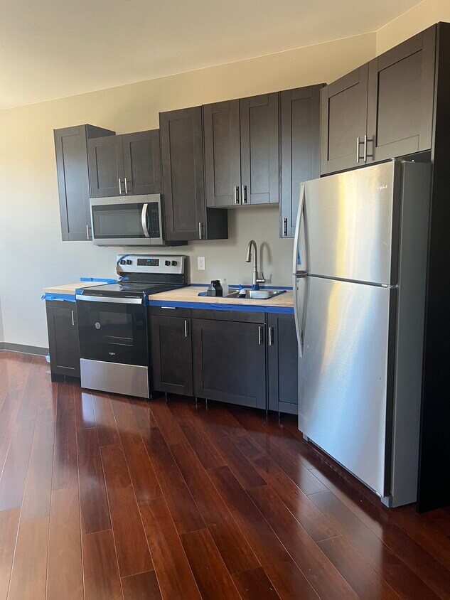 Kitchen - 2699 S Kinnickinnic Ave