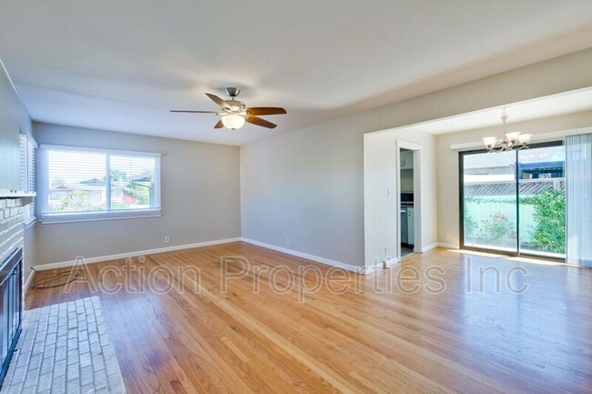 Building Photo - 3160 Machado Ave