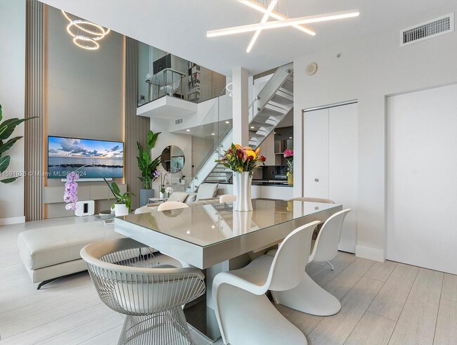 Foto del edificio - 60 SW 13th St