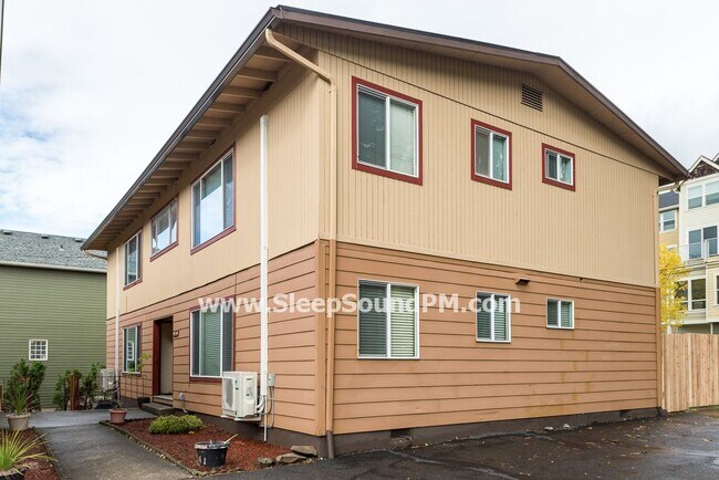Building Photo - 8224 N Edison St