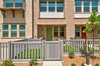 Building Photo - 1036 Hazel Dr