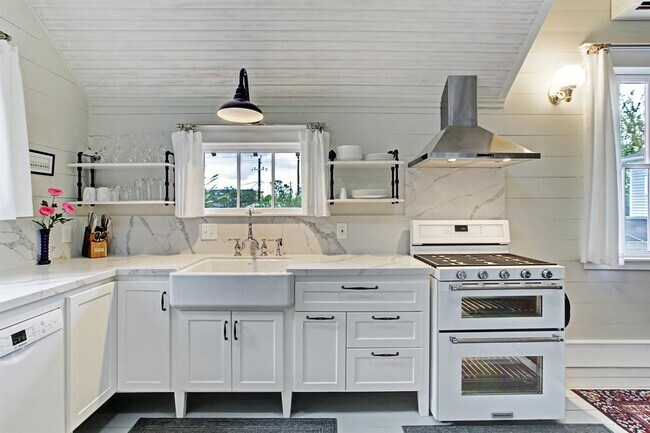 Foto del edificio - 1841 Cortlandt St