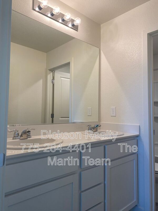 Foto del edificio - 6608 Barn Stall Way