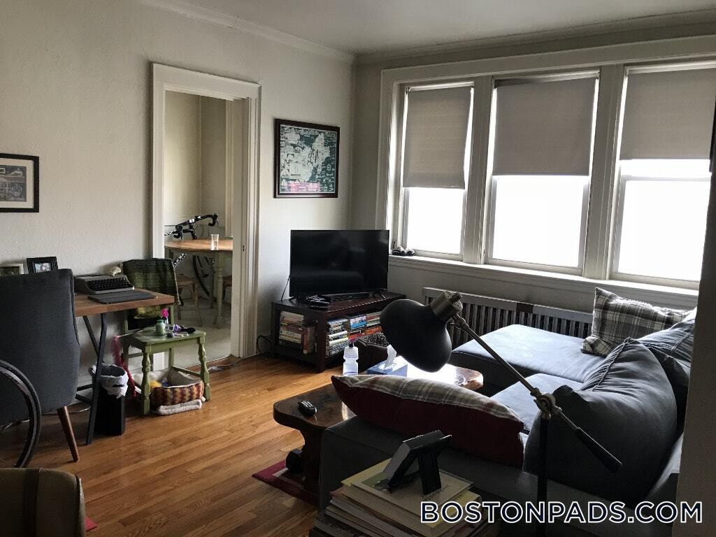 Foto principal - 2045 Commonwealth Ave