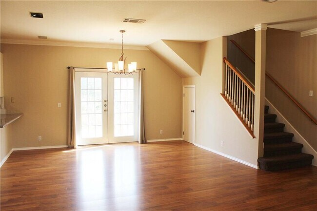 Foto del edificio - 8107 Hawick Dr