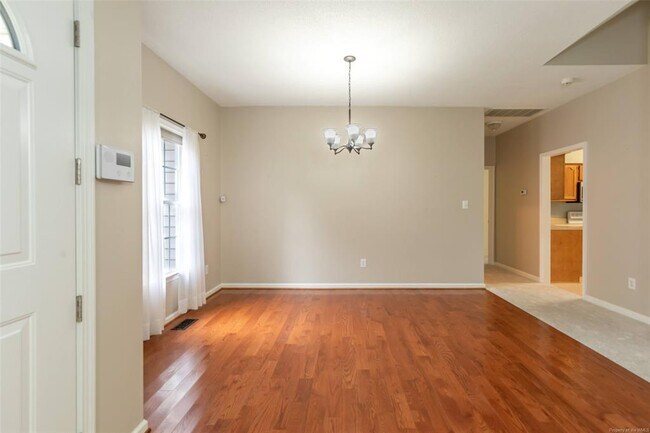 Foto del edificio - 3736 Cherry Walk