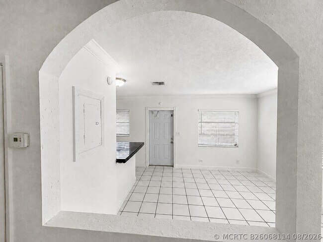 Foto del edificio - 715 SW 14th Ave