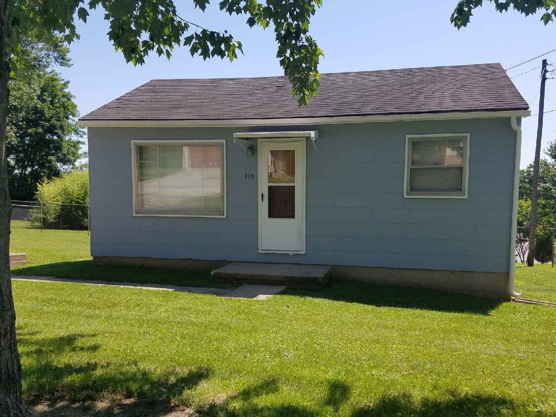 Primary Photo - 719 S Anna Lee Ln