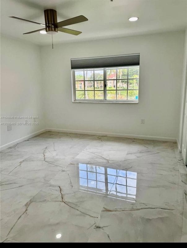 Foto del edificio - 2113 Renaissance Blvd