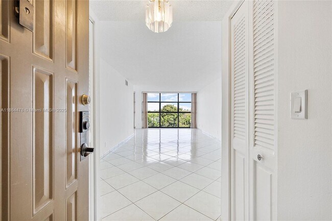 Foto del edificio - 600 Parkview Dr